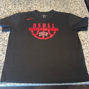 NIKE UNLV Runnin’ Rebels men’s extra large black short sleeve shirt